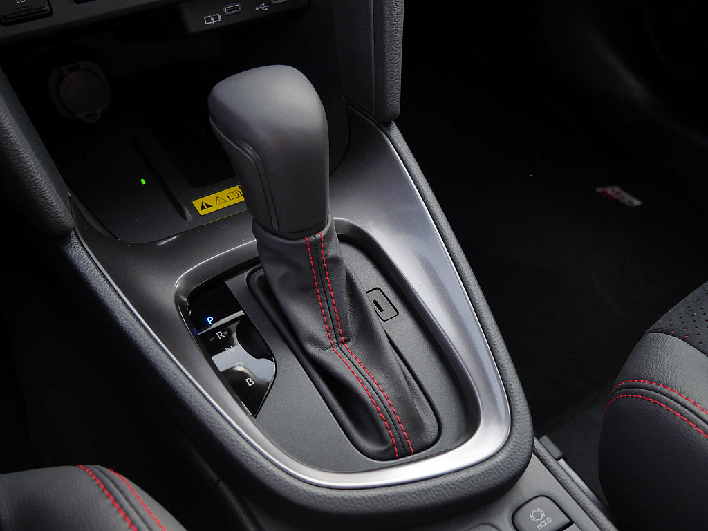 Fahrzeugansicht TOYOTA Yaris Cross 1.5 Hybrid FWD GR Sport - Bild 18