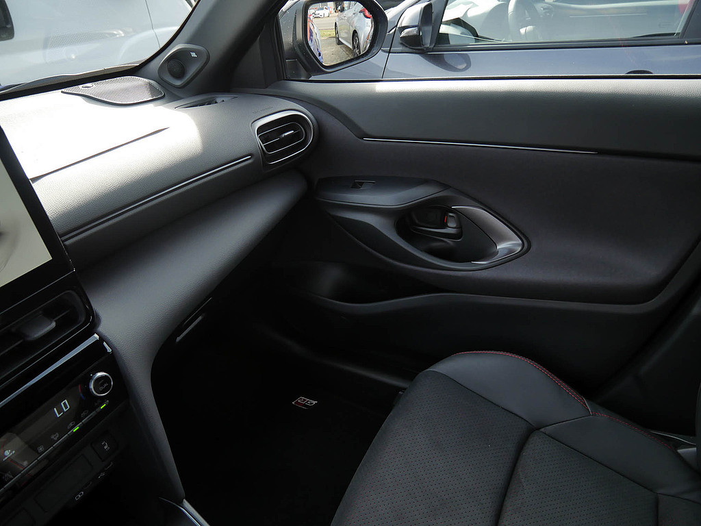 Fahrzeugansicht TOYOTA Yaris Cross 1.5 Hybrid FWD GR Sport - Bild 29