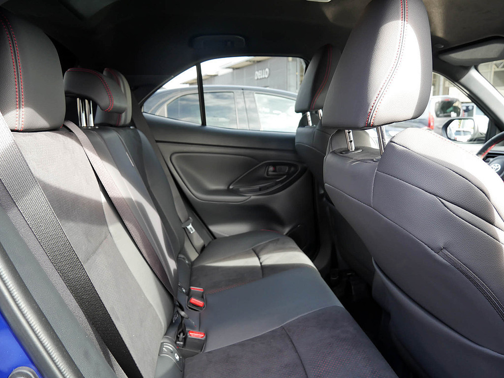 Fahrzeugansicht TOYOTA Yaris Cross 1.5 Hybrid FWD GR Sport - Bild 38