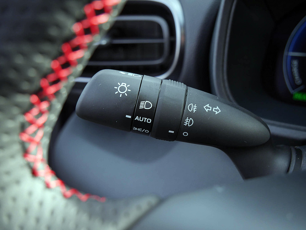 Fahrzeugansicht TOYOTA Yaris Cross 1.5 Hybrid FWD GR Sport - Bild 26