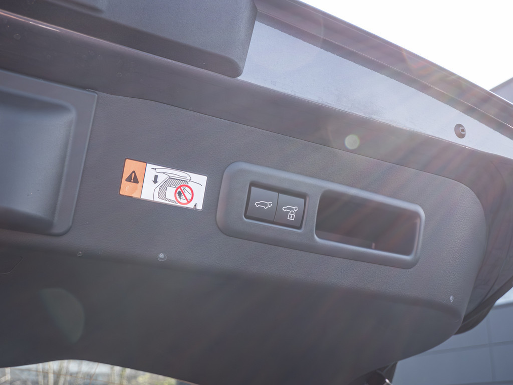 Fahrzeugansicht LEXUS LBX Elegant Black Edition - Bild 9