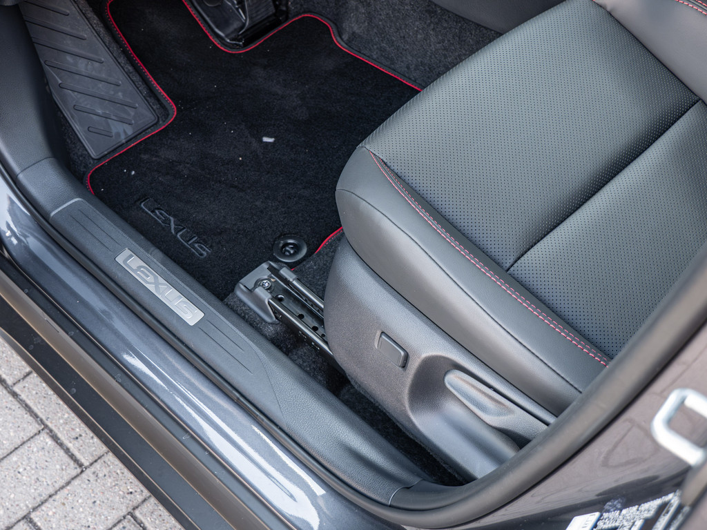 Fahrzeugansicht LEXUS LBX Elegant Black Edition - Bild 31