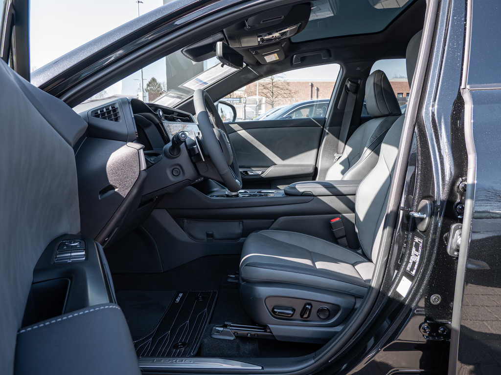 Fahrzeugansicht LEXUS RZ 350e Premium - Bild 3