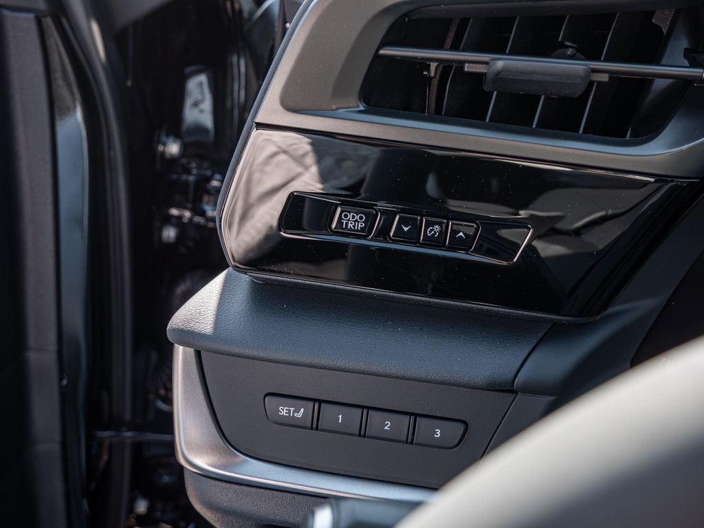 Fahrzeugansicht LEXUS RZ 350e Premium - Bild 32