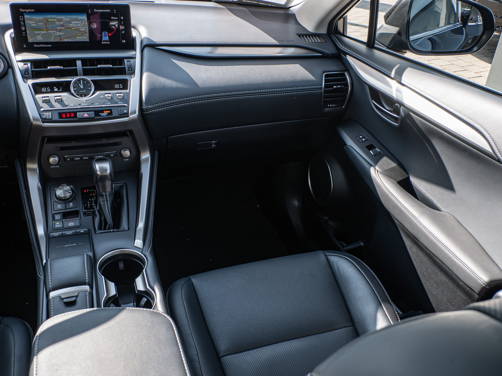 Fahrzeugansicht LEXUS NX 300h E-Four Amazing - Bild 7