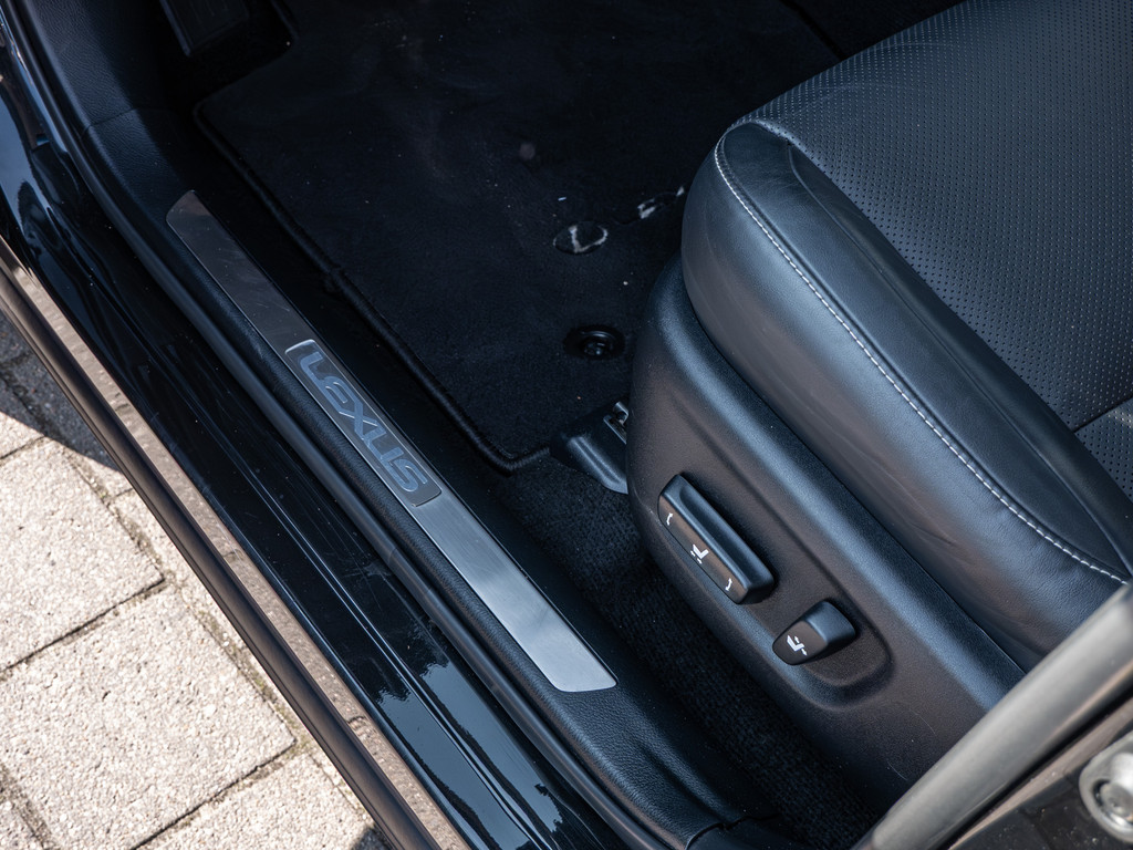 Fahrzeugansicht LEXUS NX 300h E-Four Amazing - Bild 33