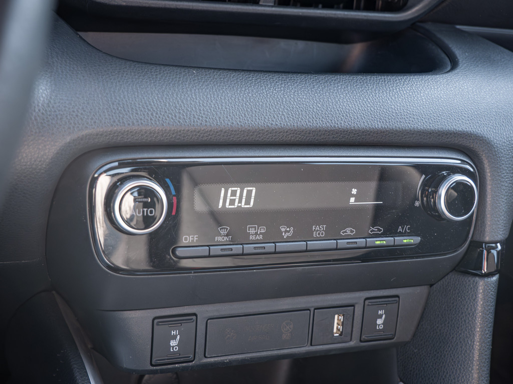 Fahrzeugansicht TOYOTA Yaris Hybrid 1.5 VVT-i Club - Bild 14