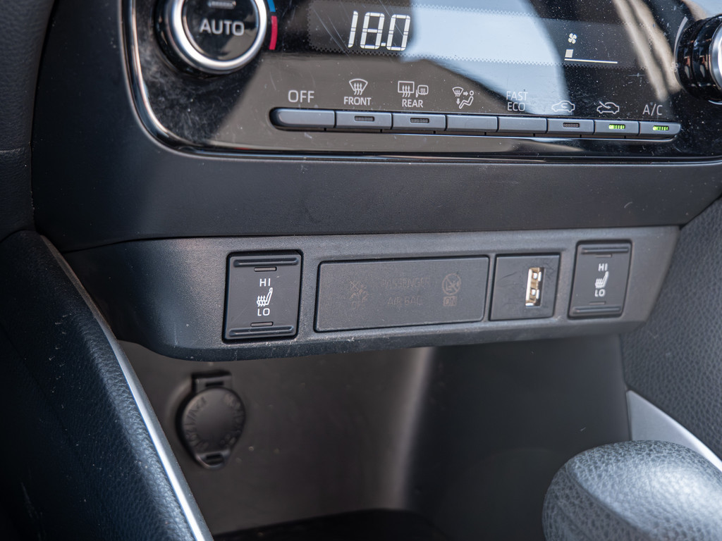 Fahrzeugansicht TOYOTA Yaris Hybrid 1.5 VVT-i Club - Bild 15