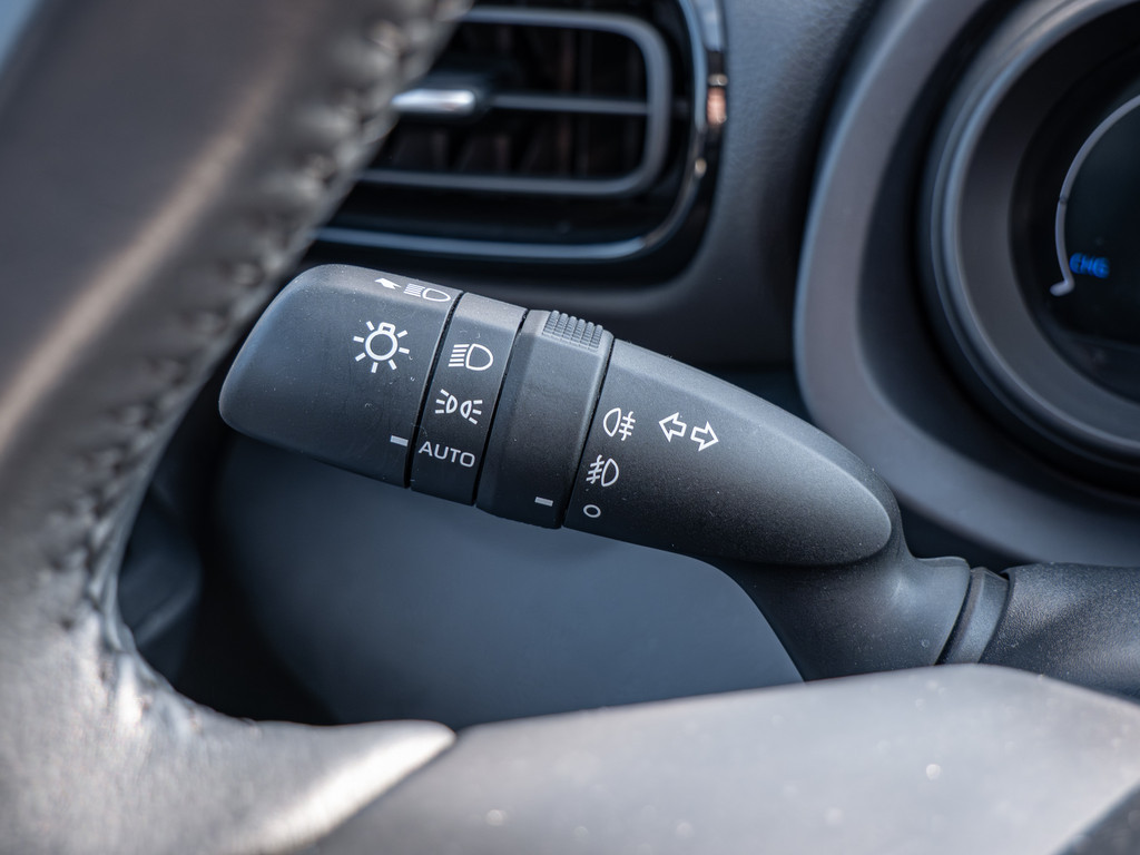 Fahrzeugansicht TOYOTA Yaris Hybrid 1.5 VVT-i Club - Bild 25