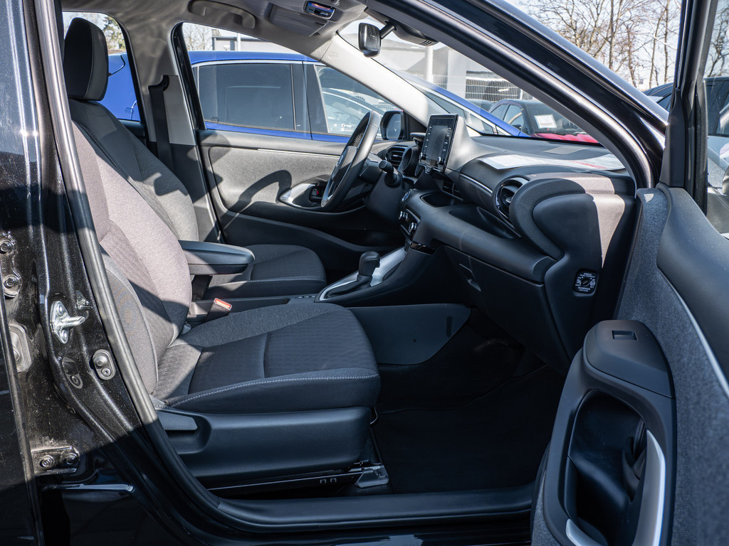 Fahrzeugansicht TOYOTA Yaris Hybrid 1.5 VVT-i Club - Bild 42