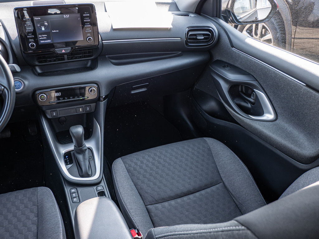 Fahrzeugansicht TOYOTA Yaris 1.5 Hybrid Club - Bild 5