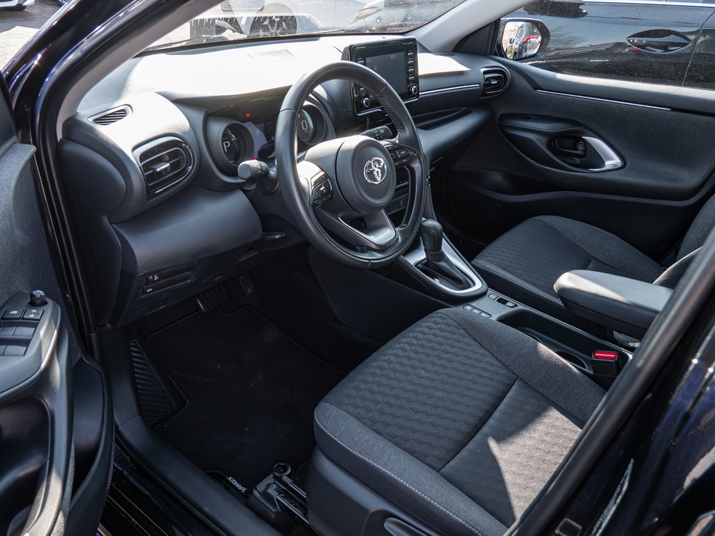 Fahrzeugansicht TOYOTA Yaris 1.5 Hybrid Club - Bild 8