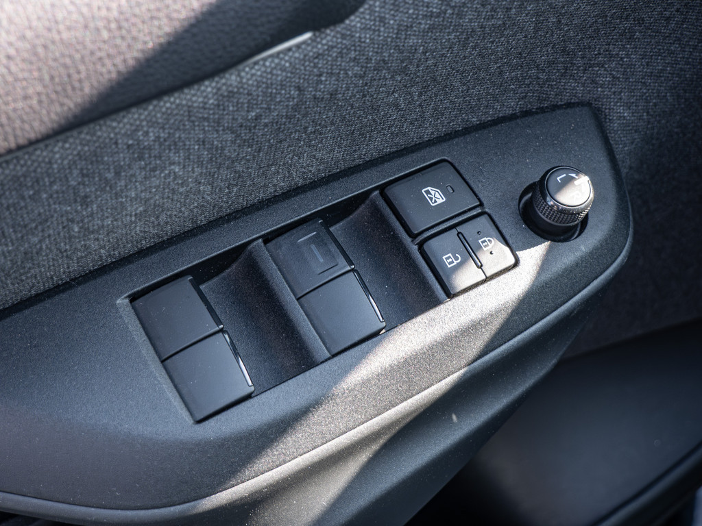 Fahrzeugansicht TOYOTA Yaris 1.5 Hybrid Club - Bild 33