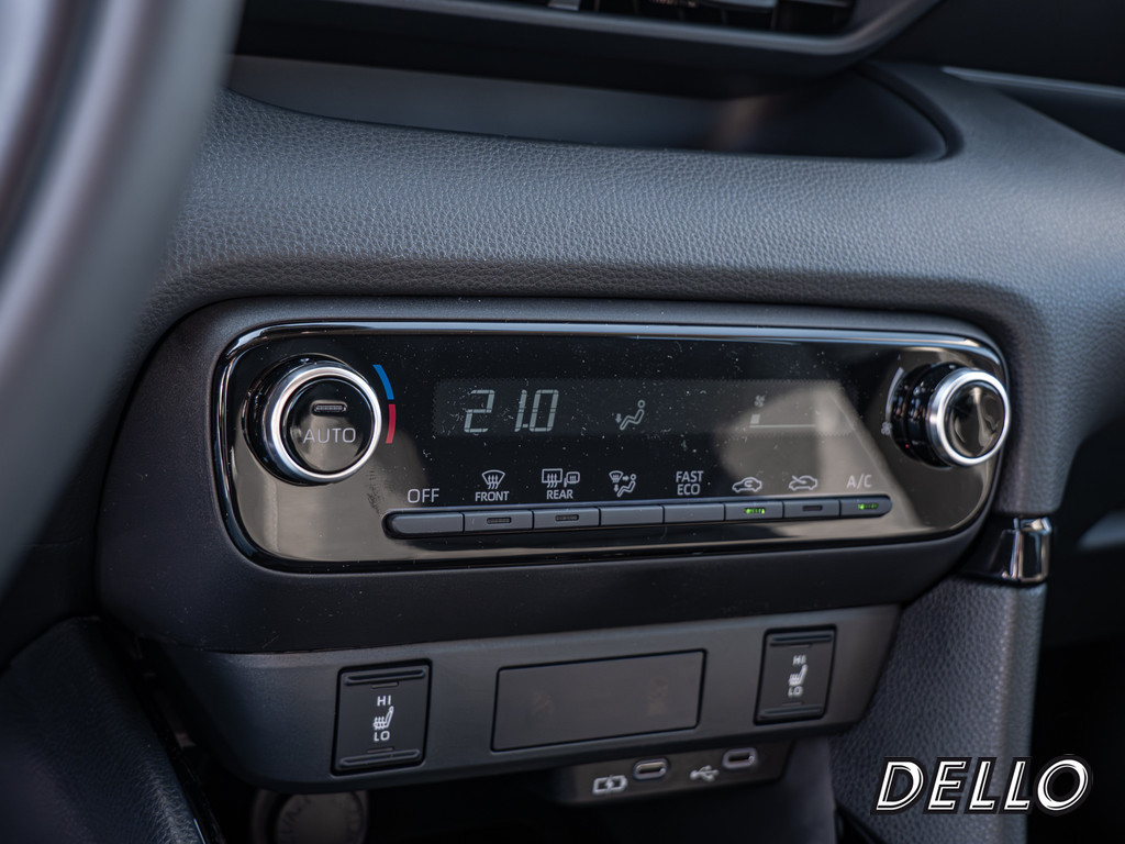 Fahrzeugansicht TOYOTA Yaris Hybrid 1.5 VVT-i Teamplayer - Bild 14