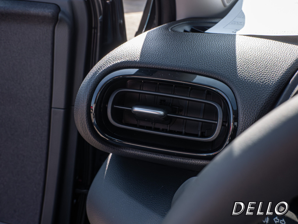 Fahrzeugansicht TOYOTA Yaris Hybrid 1.5 VVT-i Teamplayer - Bild 28