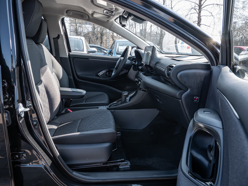 Fahrzeugansicht TOYOTA Yaris Hybrid 1.5 VVT-i Teamplayer - Bild 3