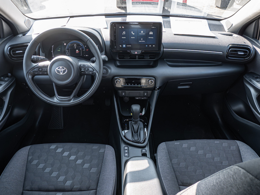 Fahrzeugansicht TOYOTA Yaris Hybrid 1.5 VVT-i Teamplayer - Bild 5