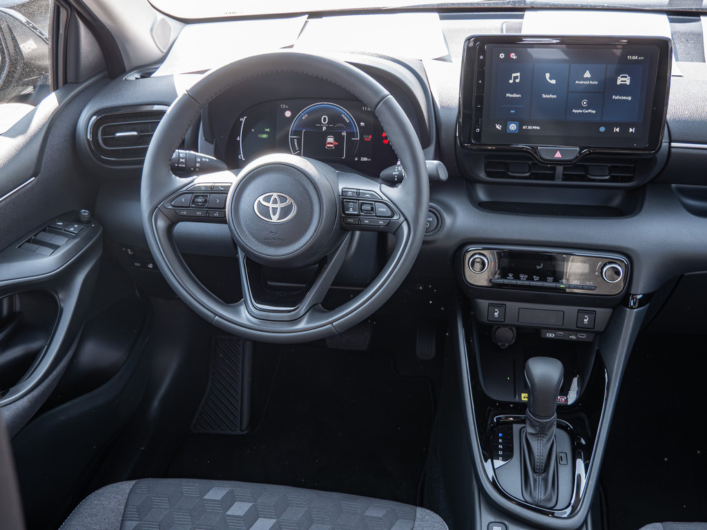 Fahrzeugansicht TOYOTA Yaris Hybrid 1.5 VVT-i Teamplayer - Bild 6