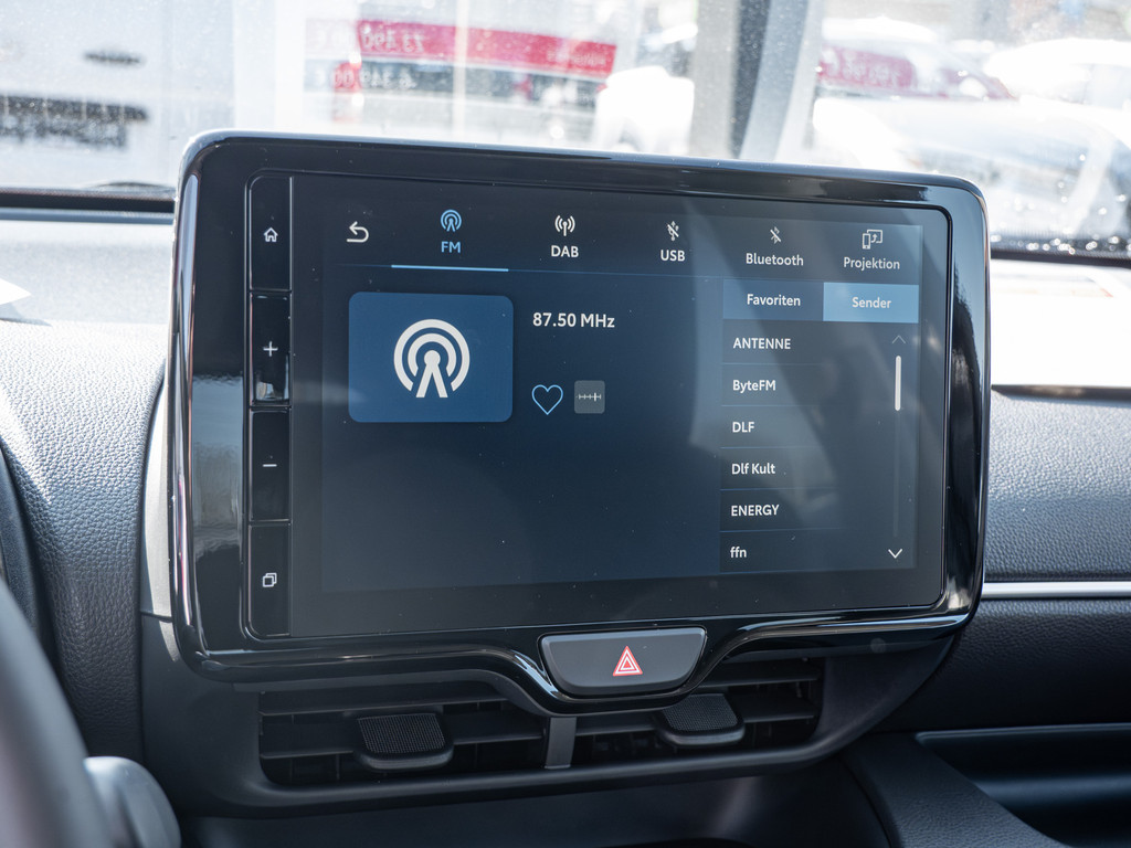 Fahrzeugansicht TOYOTA Yaris Hybrid 1.5 VVT-i Teamplayer - Bild 10