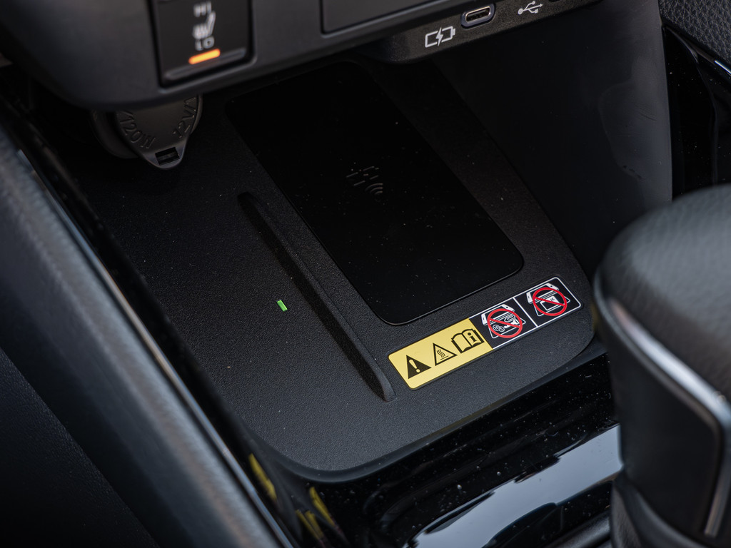 Fahrzeugansicht TOYOTA Yaris Hybrid 1.5 VVT-i Teamplayer - Bild 16