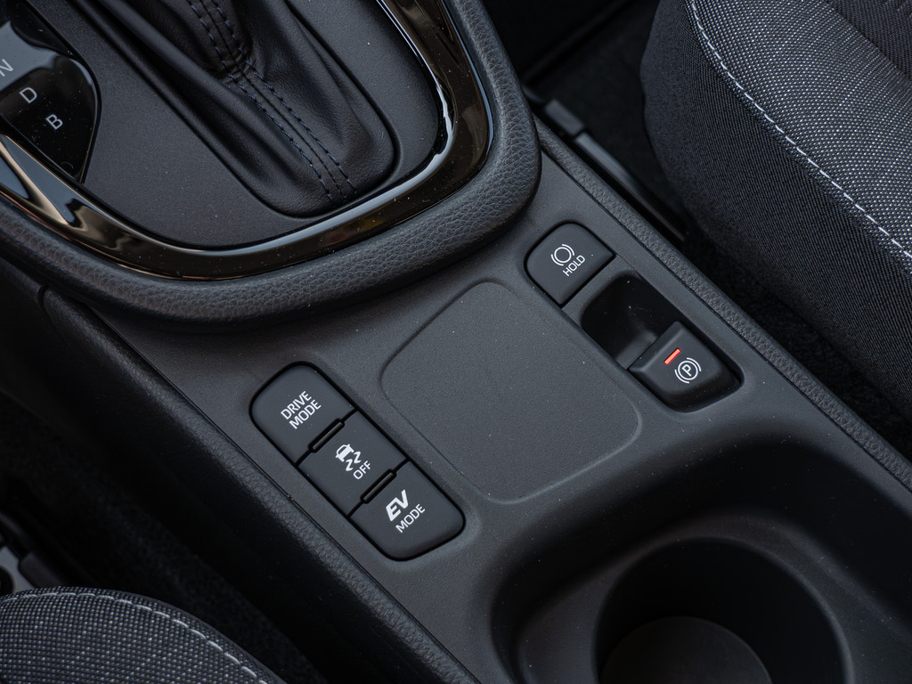 Fahrzeugansicht TOYOTA Yaris Hybrid 1.5 VVT-i Teamplayer - Bild 18