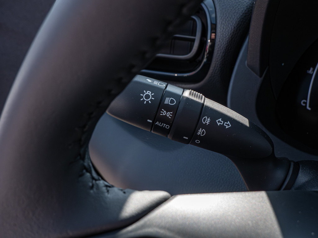 Fahrzeugansicht TOYOTA Yaris Hybrid 1.5 VVT-i Teamplayer - Bild 25