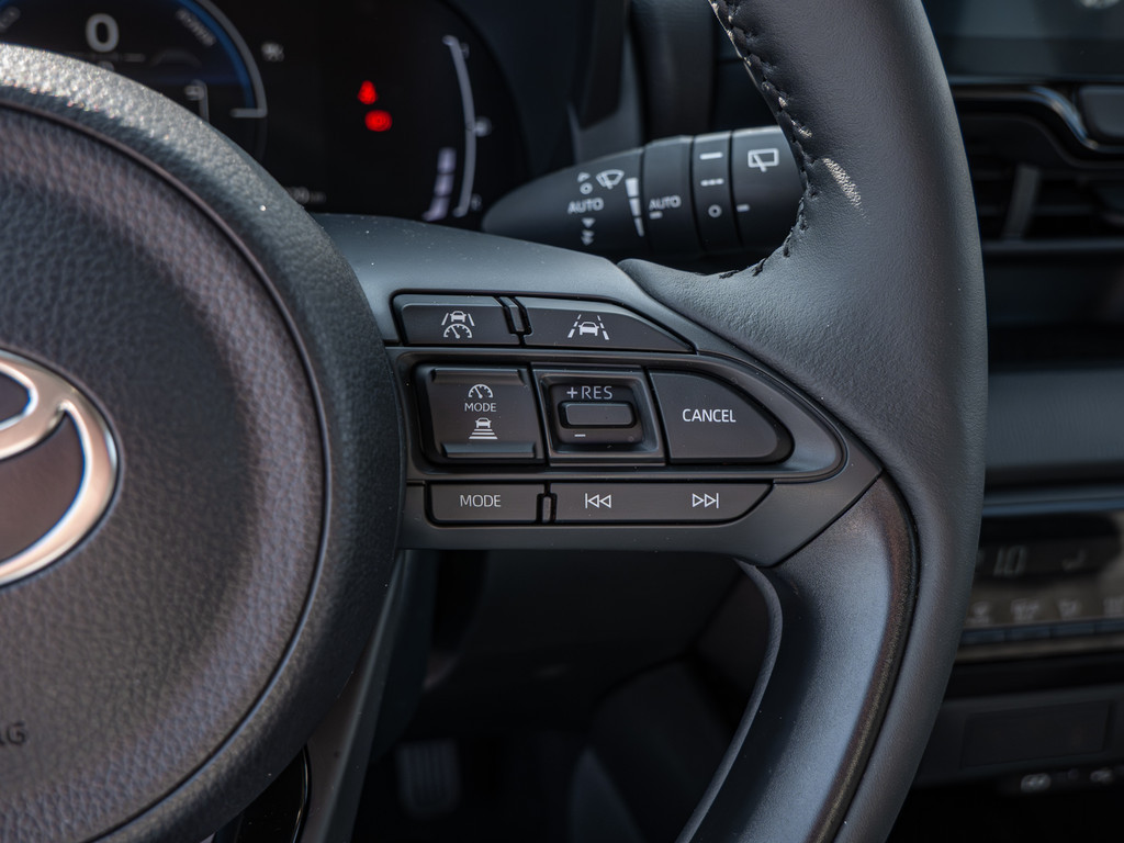 Fahrzeugansicht TOYOTA Yaris Hybrid 1.5 VVT-i Teamplayer - Bild 27