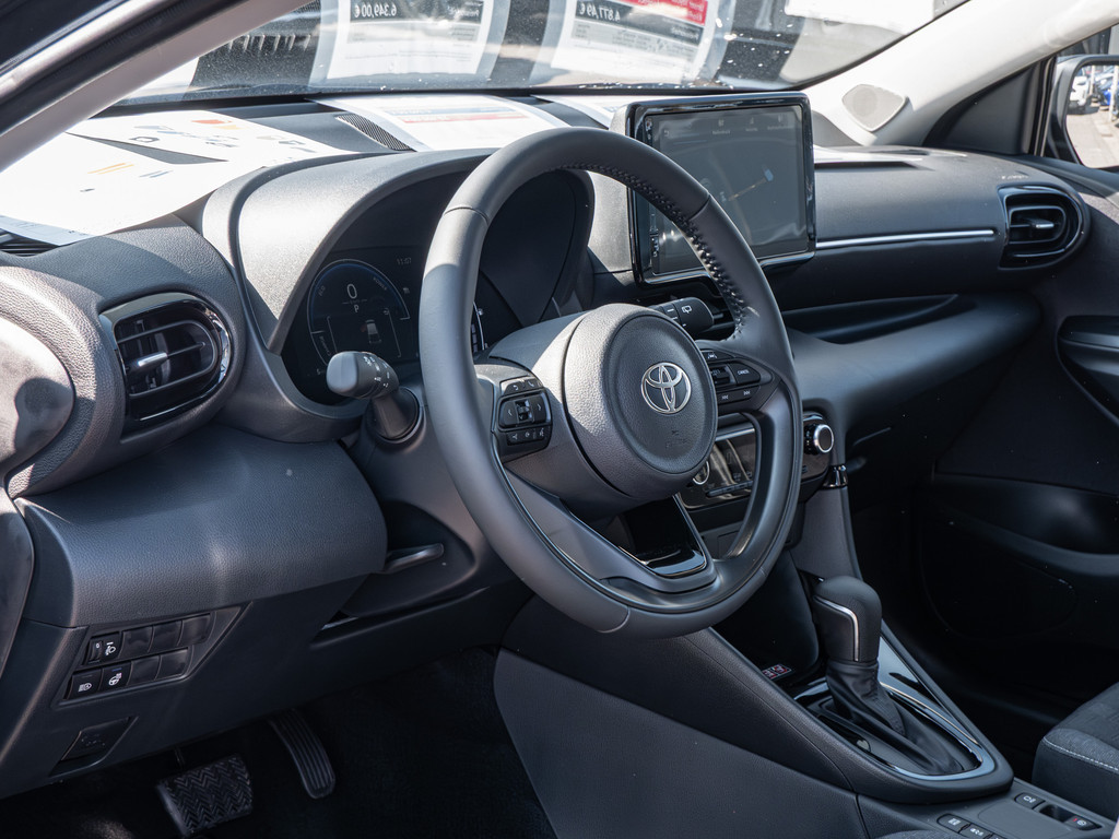 Fahrzeugansicht TOYOTA Yaris Hybrid 1.5 VVT-i Teamplayer - Bild 30