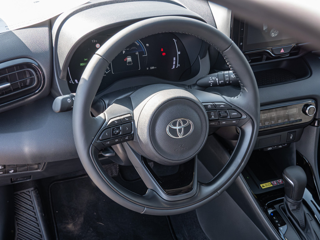 Fahrzeugansicht TOYOTA Yaris Hybrid 1.5 VVT-i Teamplayer - Bild 31