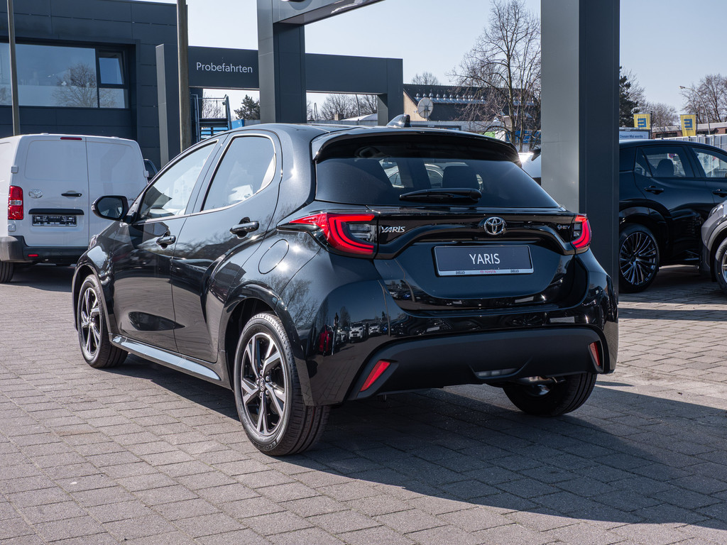 Fahrzeugansicht TOYOTA Yaris Hybrid 1.5 VVT-i Teamplayer - Bild 39