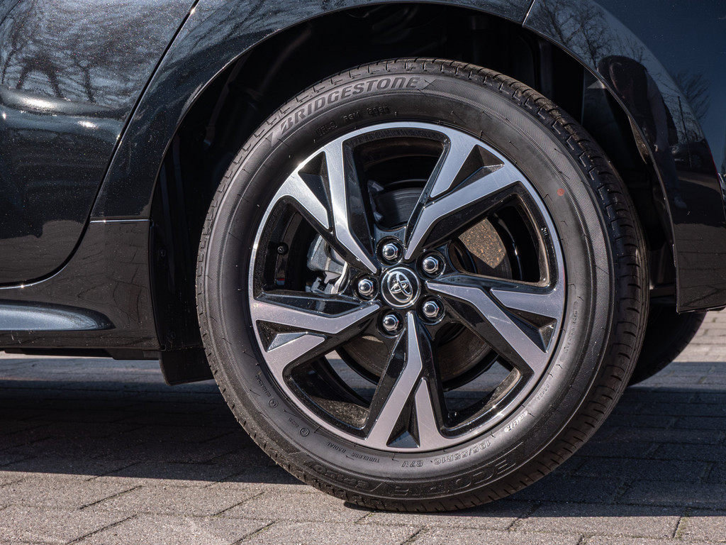 Fahrzeugansicht TOYOTA Yaris Hybrid 1.5 VVT-i Teamplayer - Bild 40