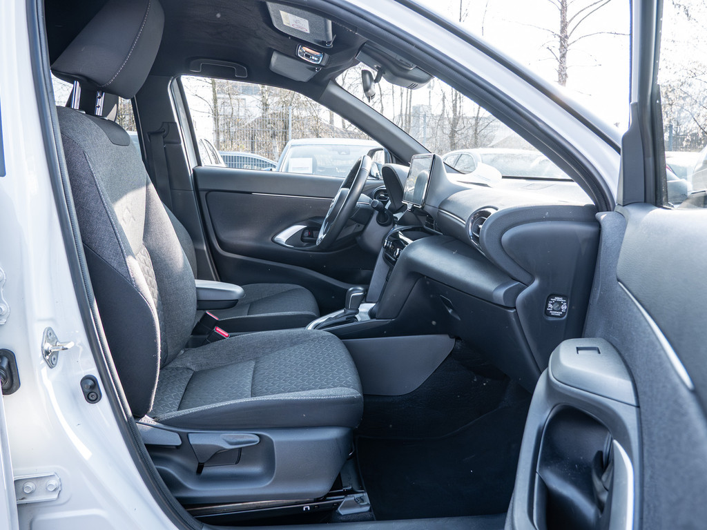 Fahrzeugansicht TOYOTA Yaris Cross Hybrid Team D - Bild 6