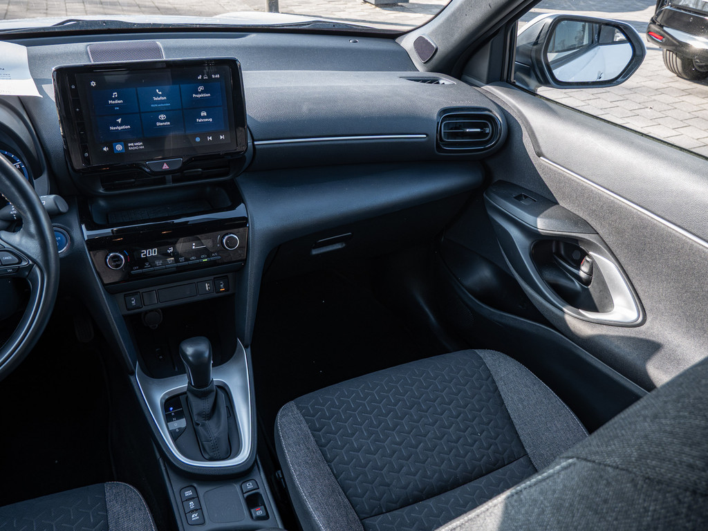 Fahrzeugansicht TOYOTA Yaris Cross Hybrid Team D - Bild 10