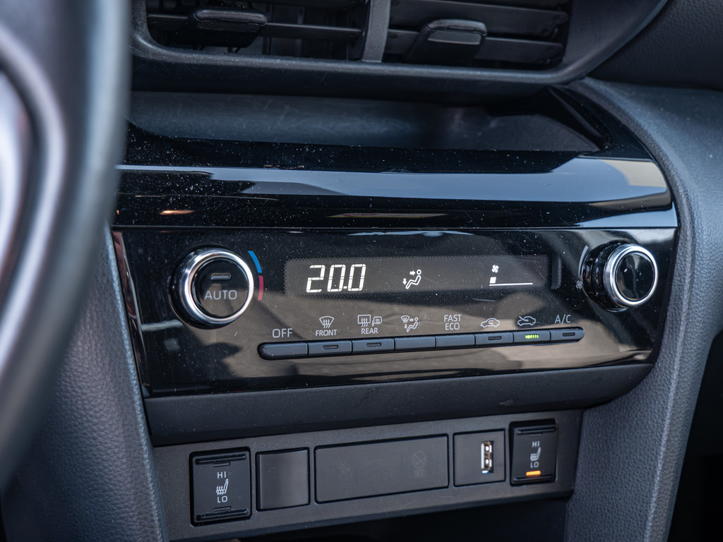 Fahrzeugansicht TOYOTA Yaris Cross Hybrid Team D - Bild 19