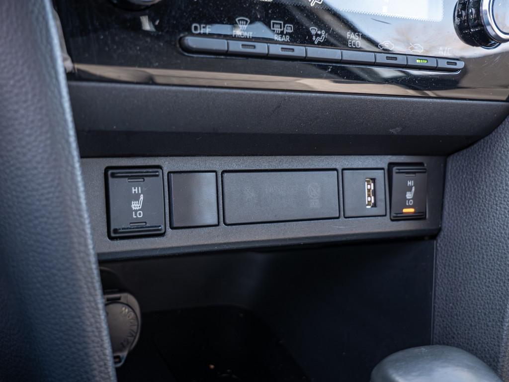 Fahrzeugansicht TOYOTA Yaris Cross Hybrid Team D - Bild 20