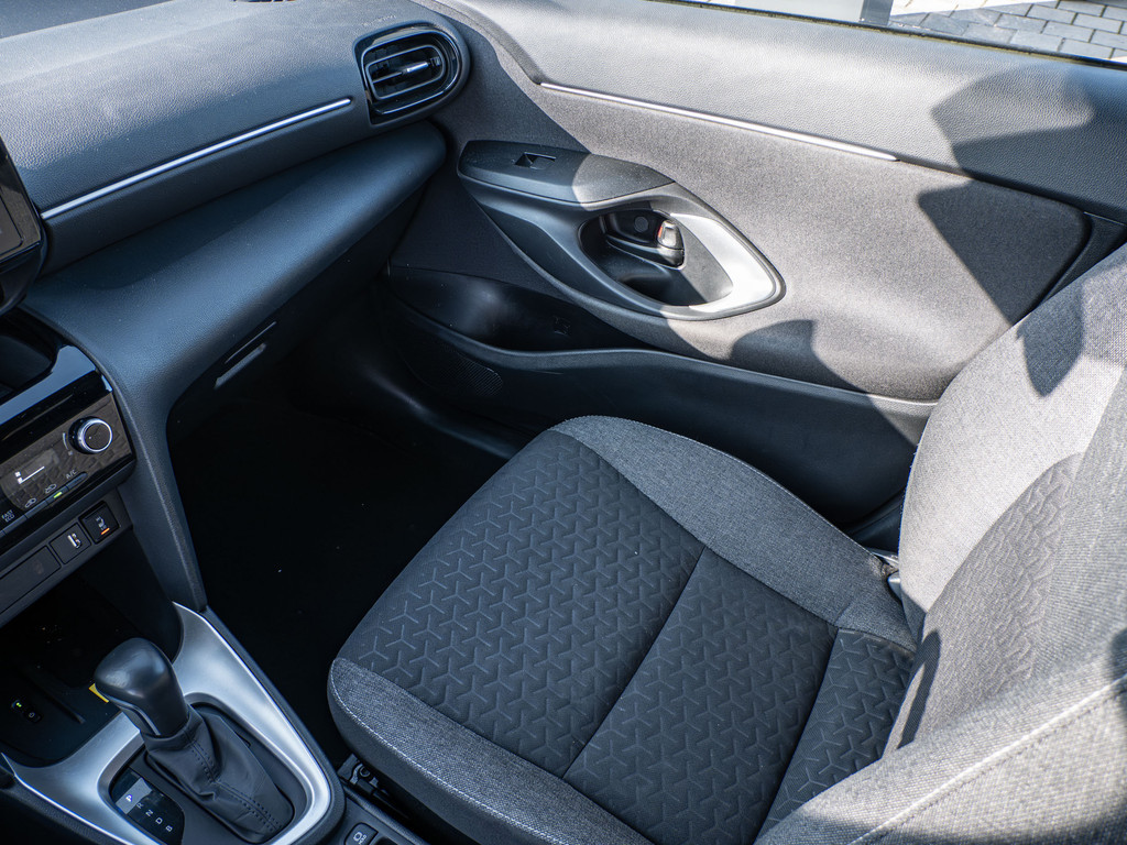 Fahrzeugansicht TOYOTA Yaris Cross Hybrid Team D - Bild 26