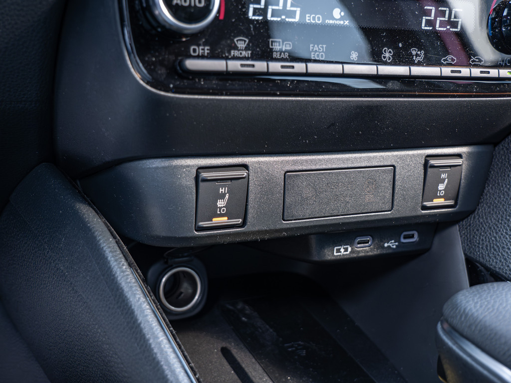 Fahrzeugansicht TOYOTA Yaris Hybrid 1.5 VVT-i Style Plus - Bild 17