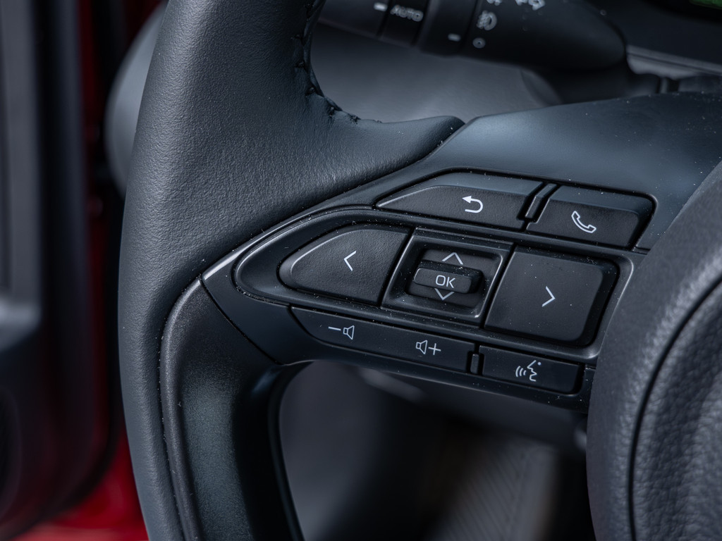 Fahrzeugansicht TOYOTA Yaris Hybrid 1.5 VVT-i Style Plus - Bild 30