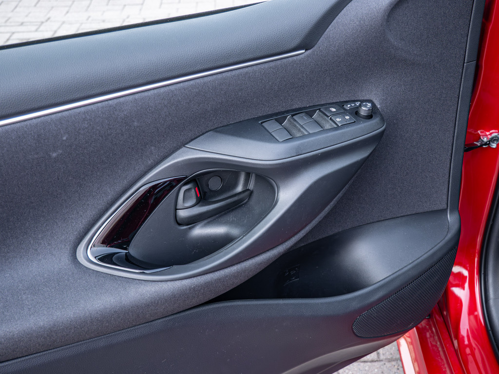 Fahrzeugansicht TOYOTA Yaris Hybrid 1.5 VVT-i Style Plus - Bild 37