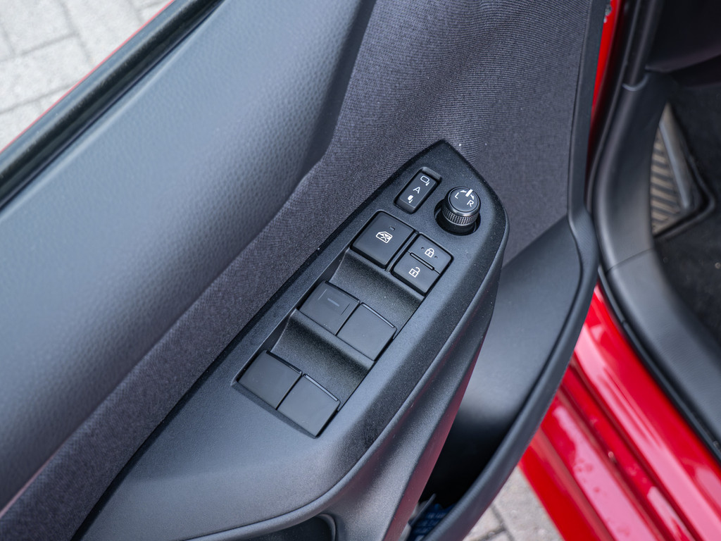 Fahrzeugansicht TOYOTA Yaris Hybrid 1.5 VVT-i Style Plus - Bild 38