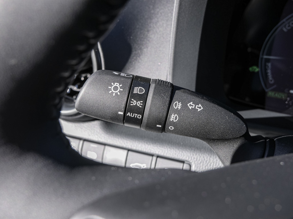 Fahrzeugansicht TOYOTA C-HR 1.8 Hybrid FWD Teamplayer - Bild 24