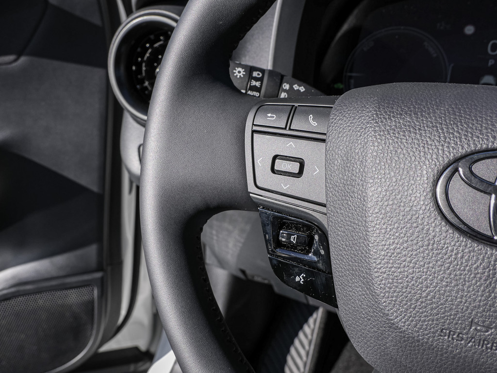 Fahrzeugansicht TOYOTA C-HR 1.8 Hybrid FWD Teamplayer - Bild 27