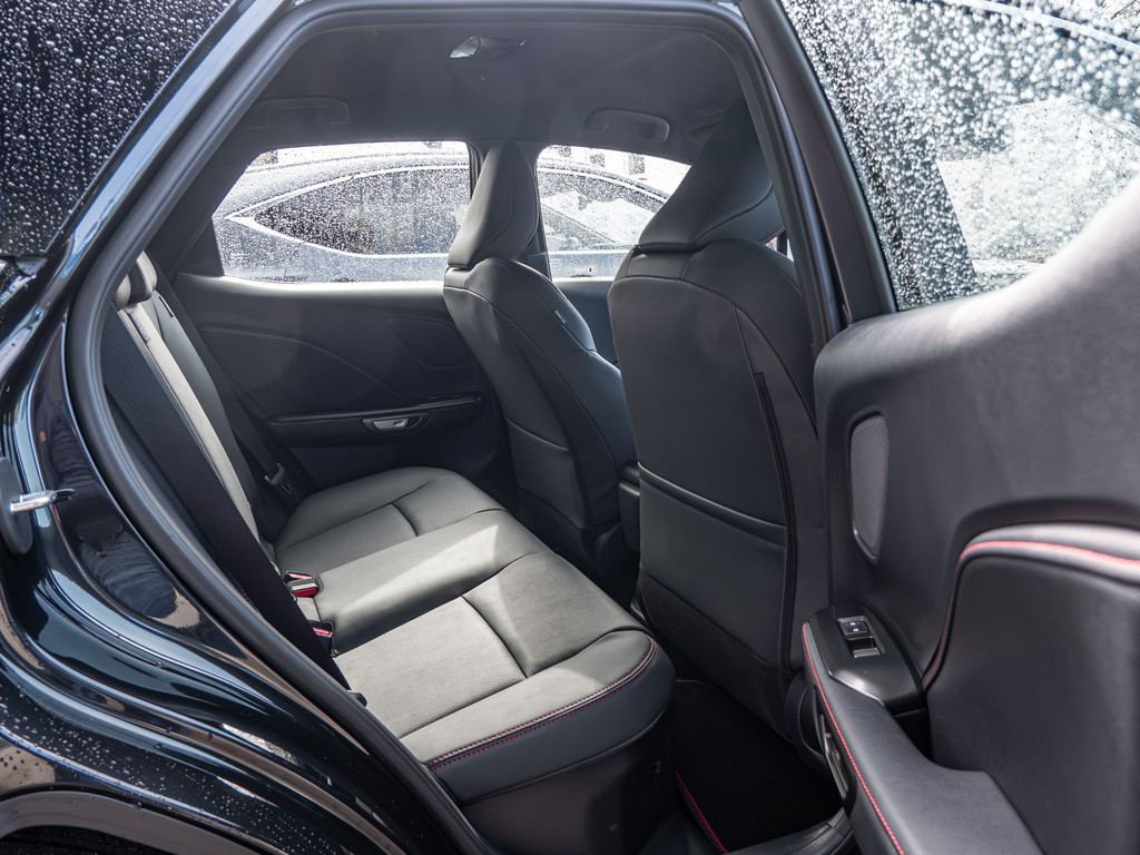 Fahrzeugansicht LEXUS LBX 1.5 Hybrid Elegant Black Edition - Bild 4