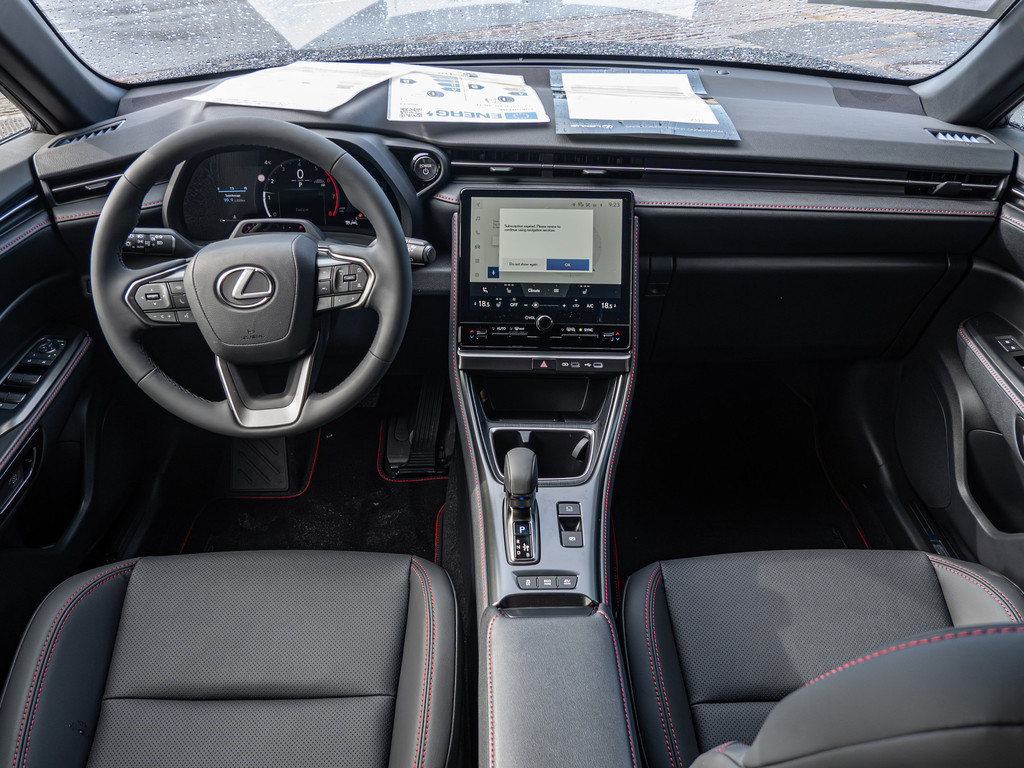 Fahrzeugansicht LEXUS LBX 1.5 Hybrid Elegant Black Edition - Bild 5