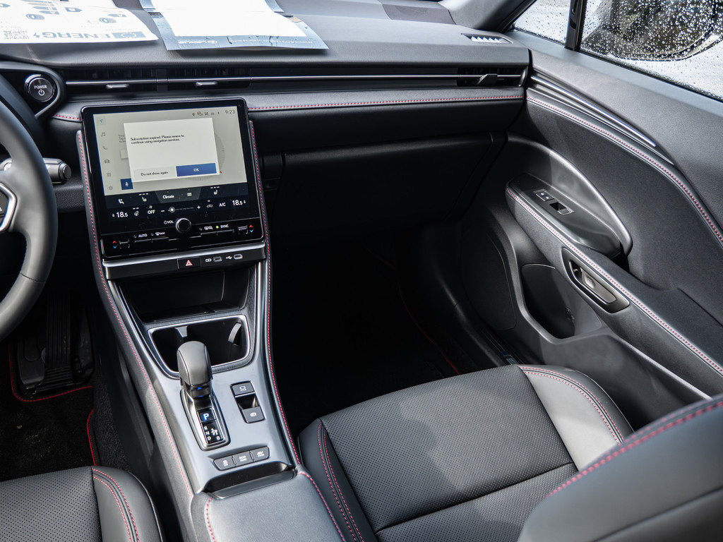 Fahrzeugansicht LEXUS LBX 1.5 Hybrid Elegant Black Edition - Bild 7