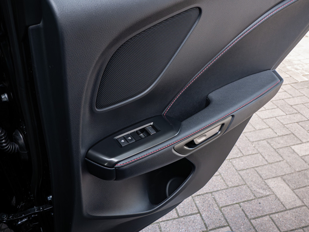 Fahrzeugansicht LEXUS LBX 1.5 Hybrid Elegant Black Edition - Bild 8