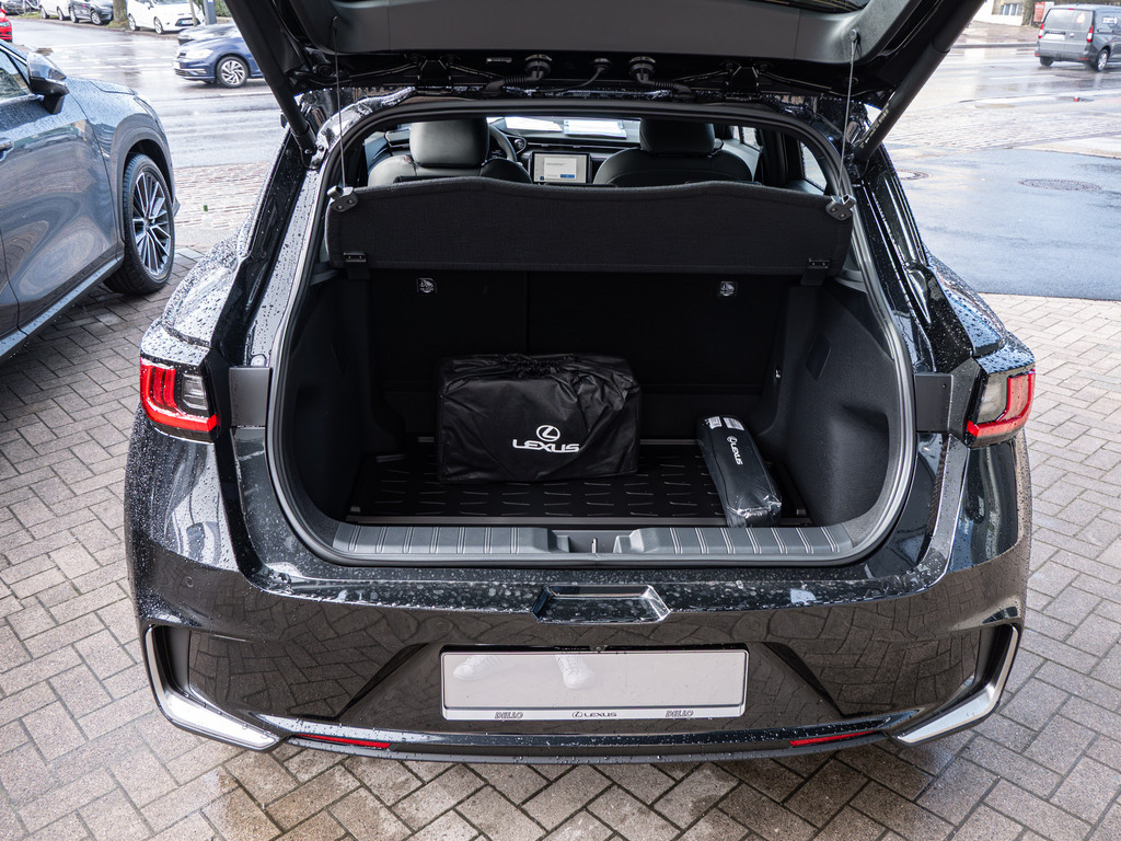 Fahrzeugansicht LEXUS LBX 1.5 Hybrid Elegant Black Edition - Bild 9