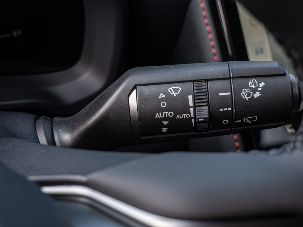 Fahrzeugansicht LEXUS LBX 1.5 Hybrid Elegant Black Edition - Bild 25