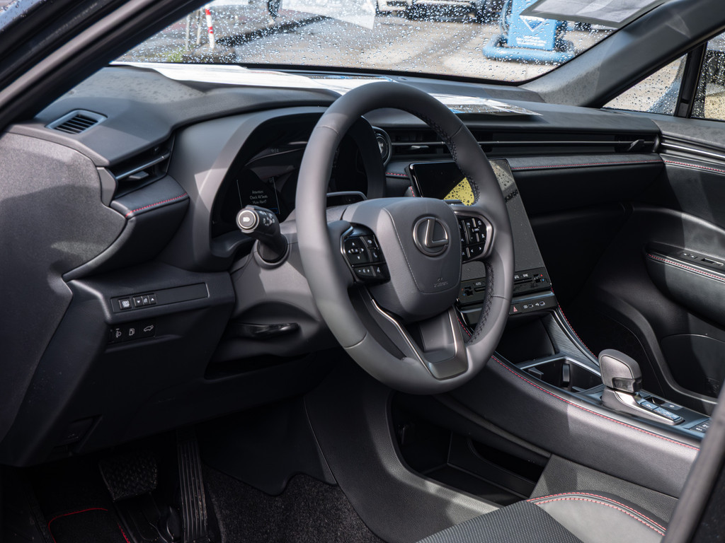 Fahrzeugansicht LEXUS LBX 1.5 Hybrid Elegant Black Edition - Bild 31