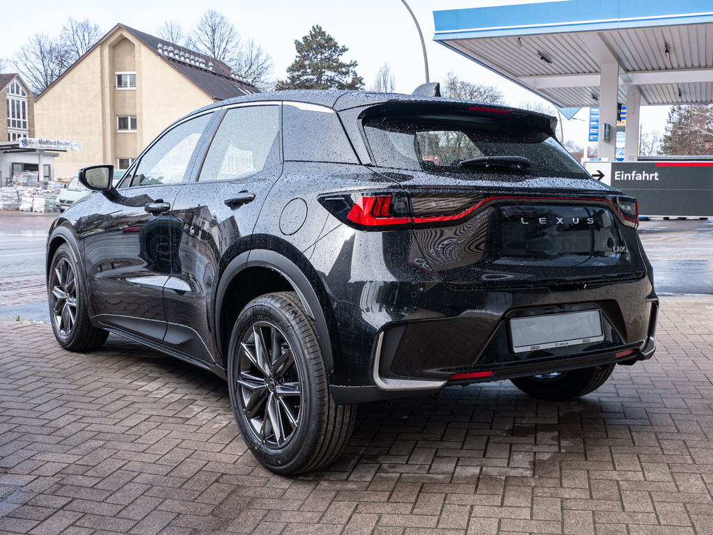 Fahrzeugansicht LEXUS LBX 1.5 Hybrid Elegant Black Edition - Bild 38